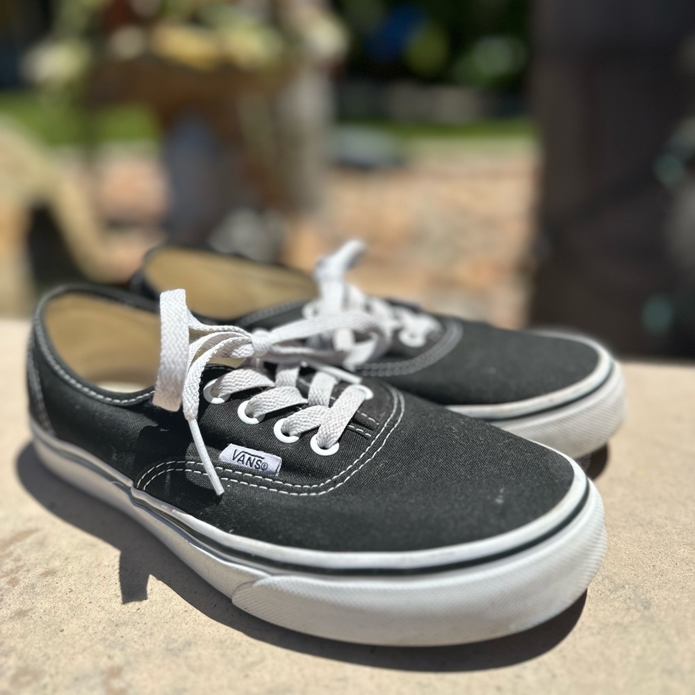Vans Unisex 6 Men’s / 7.5 Womens skateboard classic black skate Sneakers Shoes
